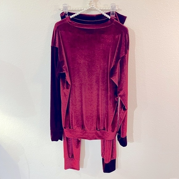 Laina Rauma burgundy velvet velour lounge suit set - Picture 12 of 16